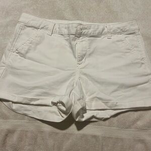 SO Women’s White Favorite Mid Rise Shorts Size 13 Casual Summer Cuffed Hem
